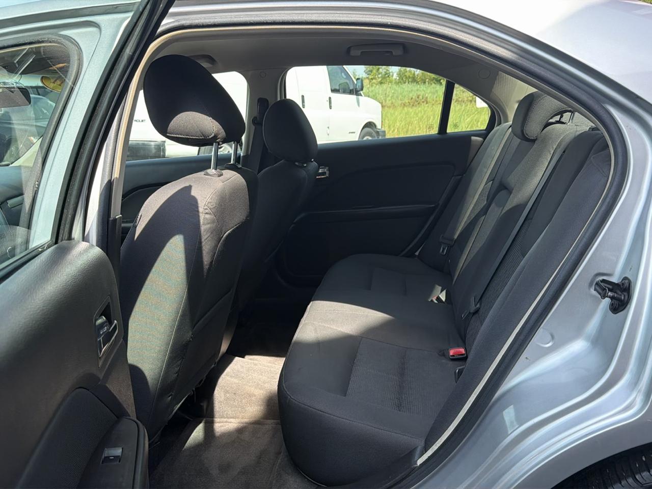Ford Fusion 4dr Sdn SE FWD 2011
