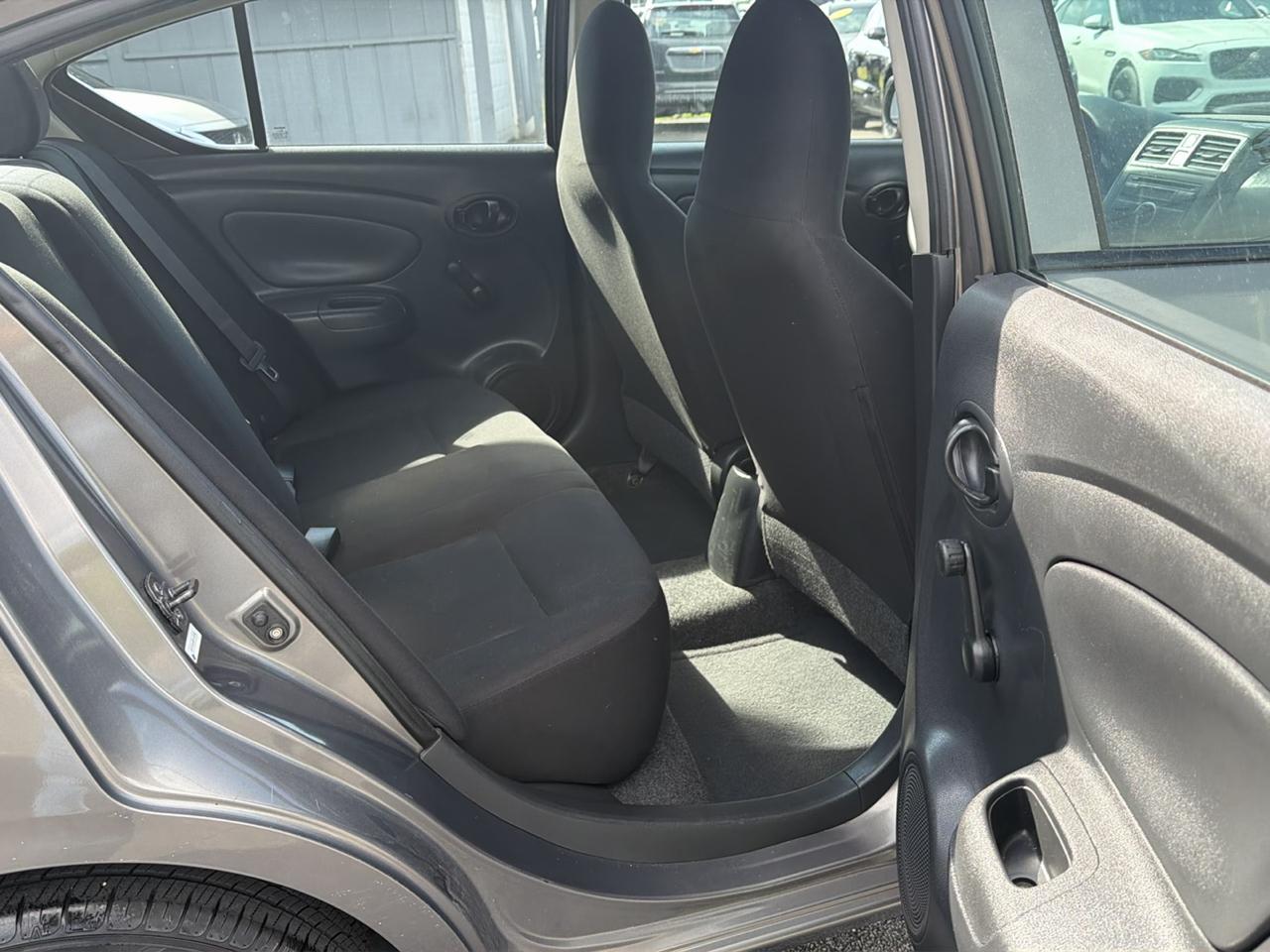Nissan Versa 4dr Sdn CVT 1.6 S Plus 2013