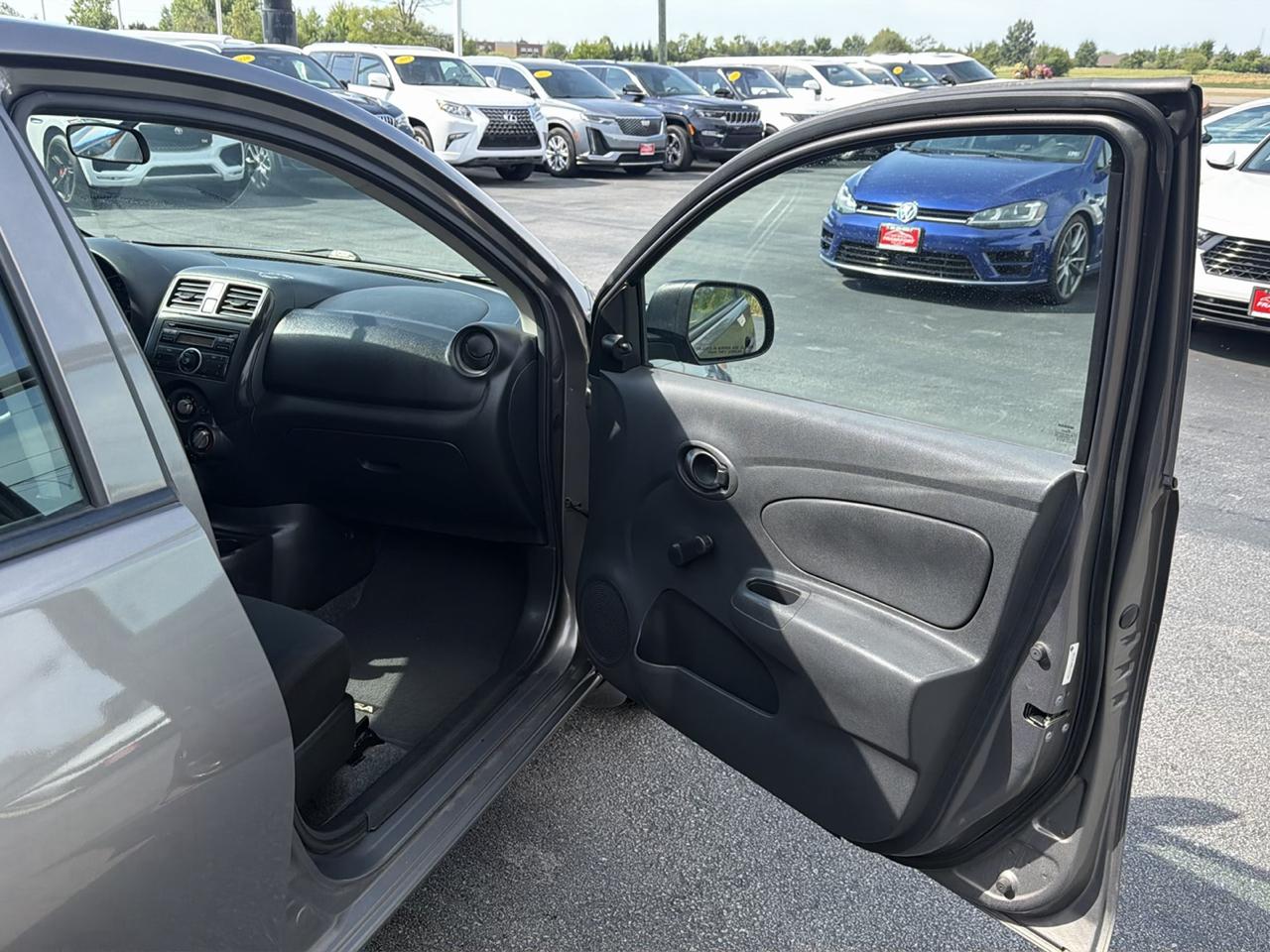 Nissan Versa 4dr Sdn CVT 1.6 S Plus 2013