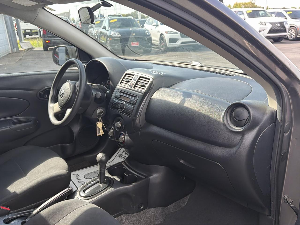 Nissan Versa 4dr Sdn CVT 1.6 S Plus 2013