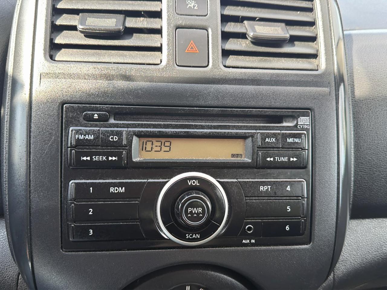 Nissan Versa 4dr Sdn CVT 1.6 S Plus 2013