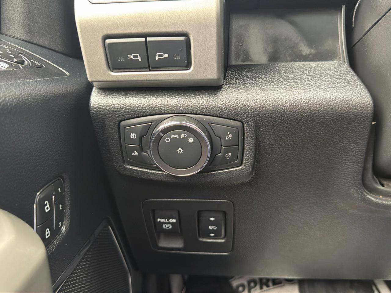 Ford F-150 Lariat 4WD SuperCrew 5.5' Box 2018