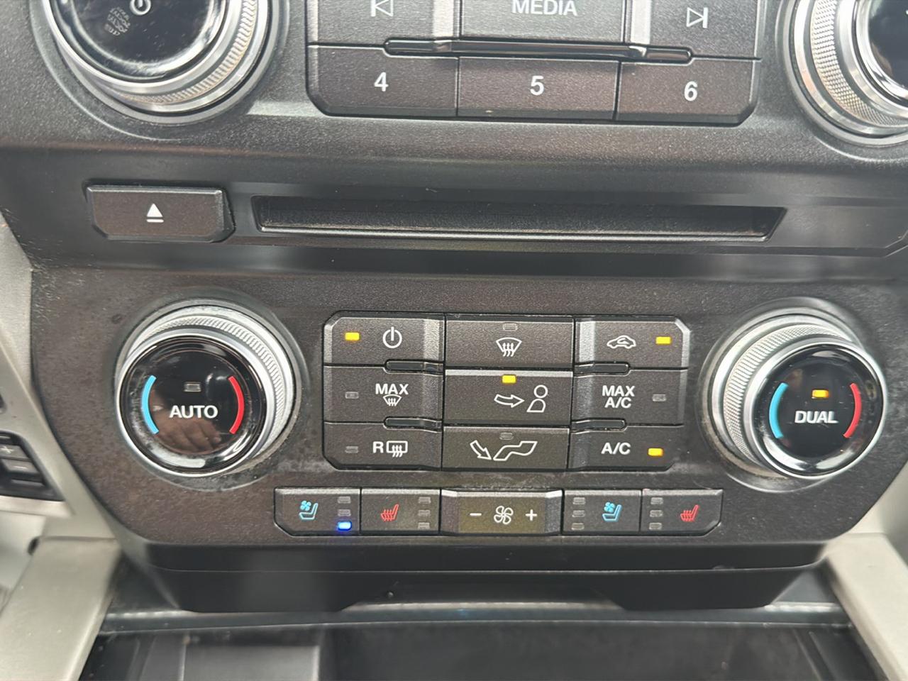 Ford F-150 Lariat 4WD SuperCrew 5.5' Box 2018