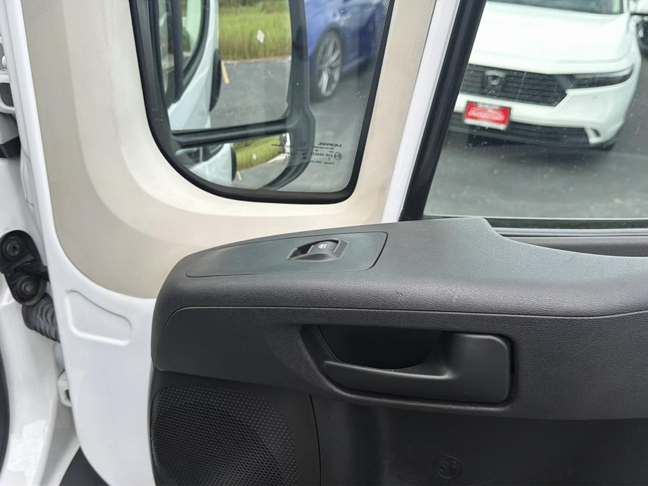 RAM ProMaster Cargo Van 1500 Low Roof 136" WB 2016