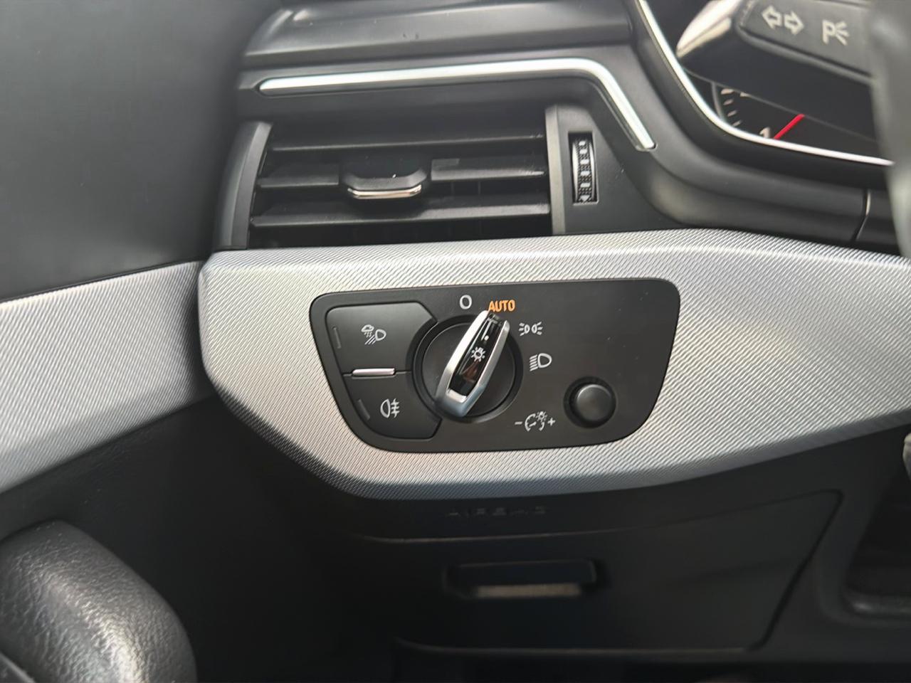 Audi A4 2.0 TFSI Auto Premium quattro AWD 2017