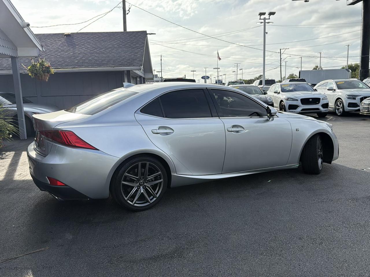Lexus IS IS 300 RWD 2019