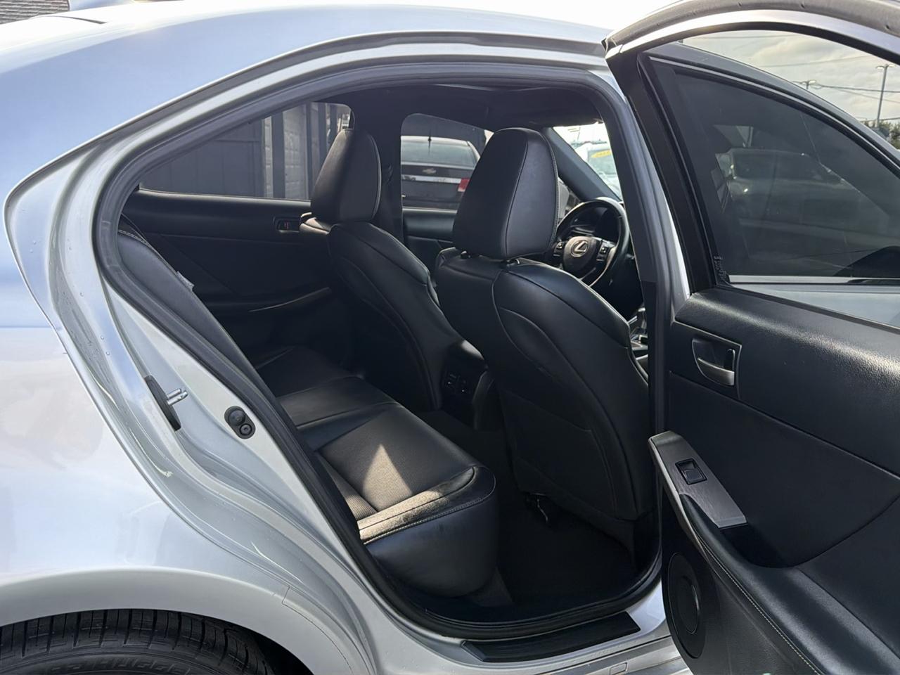 Lexus IS IS 300 RWD 2019