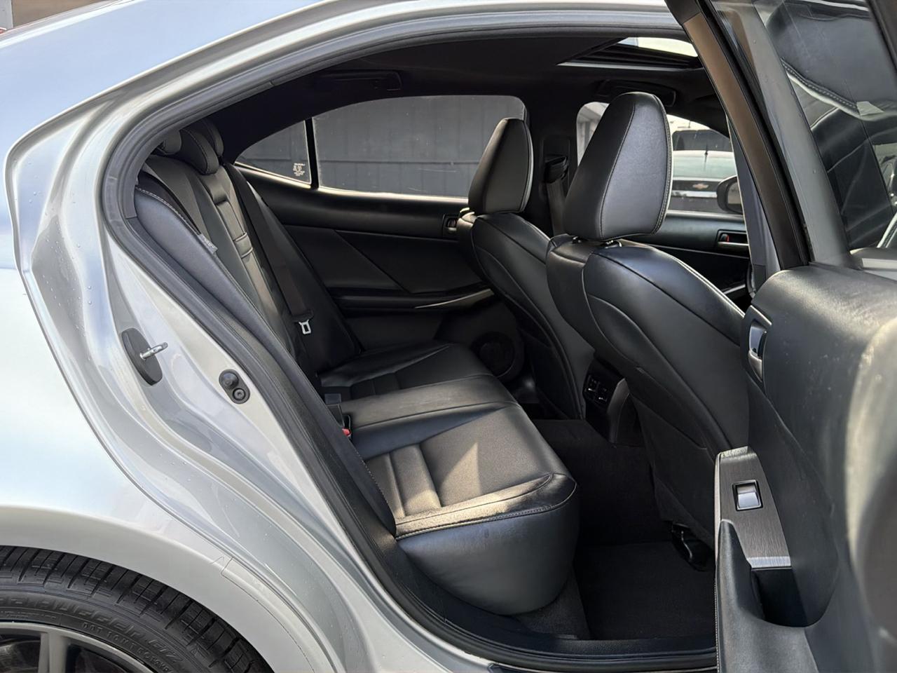 Lexus IS IS 300 RWD 2019