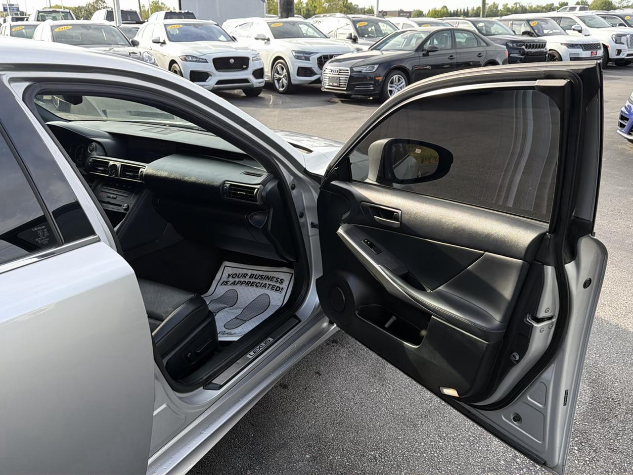 Lexus IS IS 300 RWD 2019
