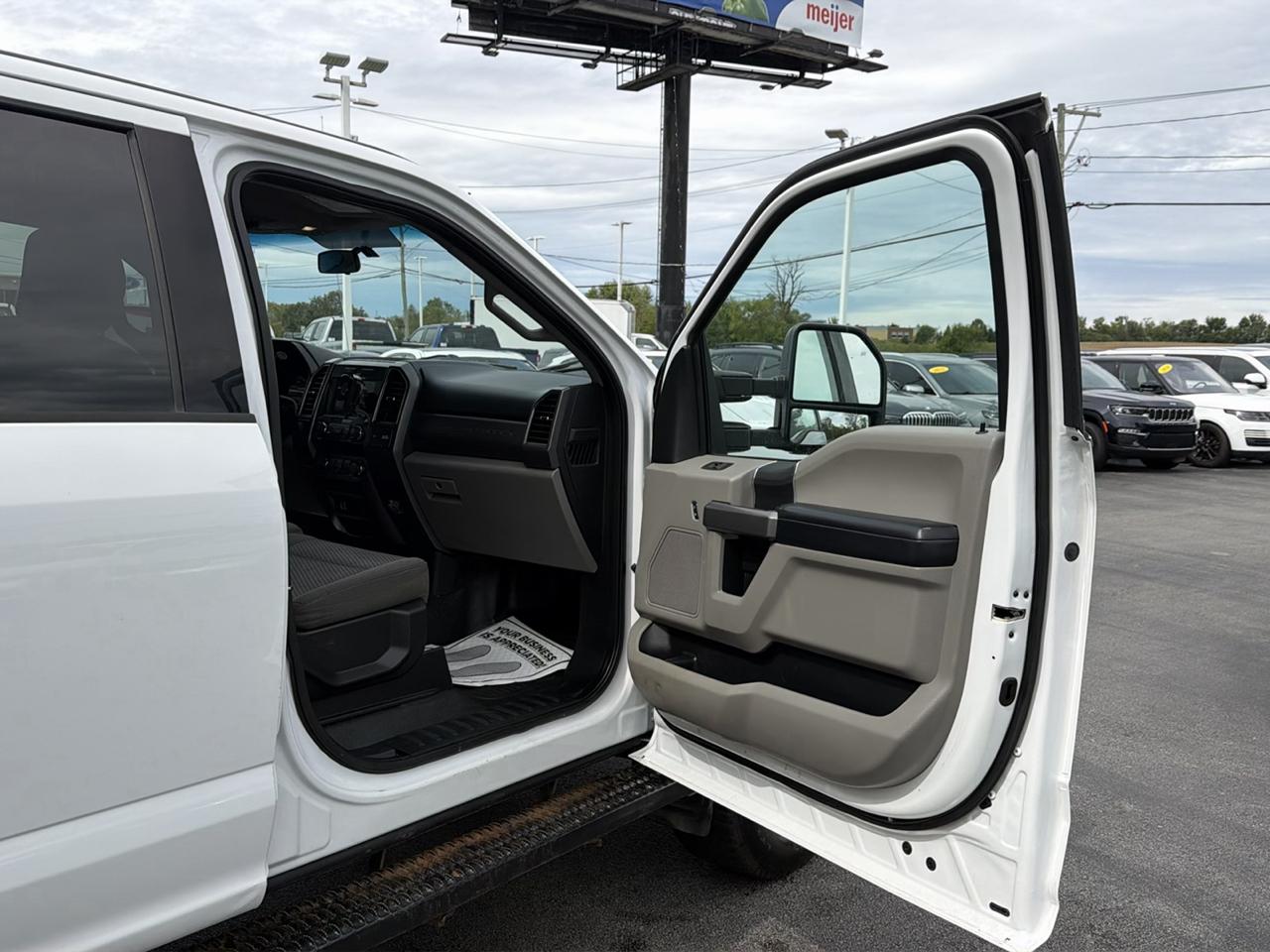 Ford Super Duty F-350 SRW Crew Cab 176" WB XLT 4WD 2019