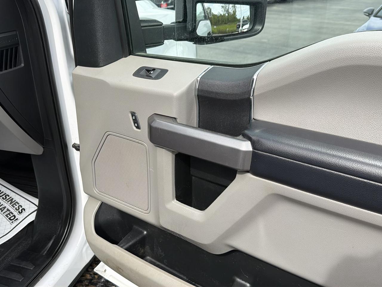 Ford Super Duty F-350 SRW Crew Cab 176" WB XLT 4WD 2019