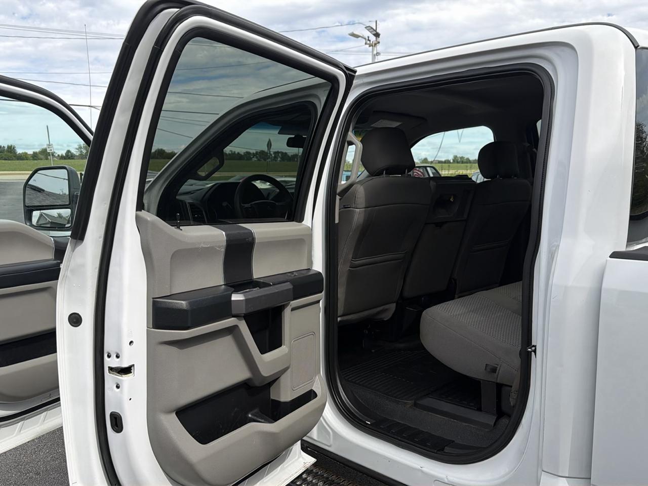 Ford Super Duty F-350 SRW Crew Cab 176" WB XLT 4WD 2019
