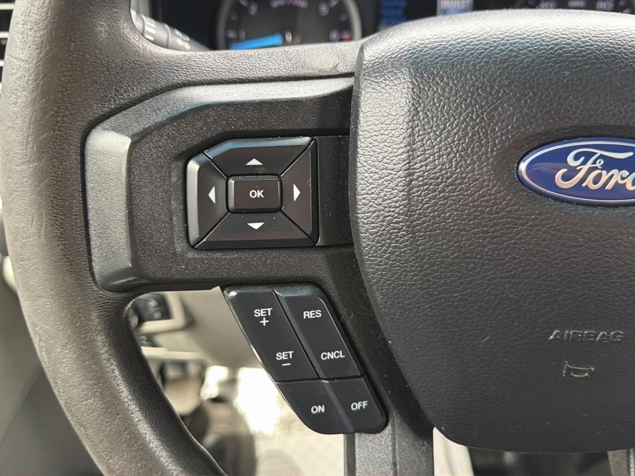 Ford Super Duty F-350 SRW Crew Cab 176" WB XLT 4WD 2019