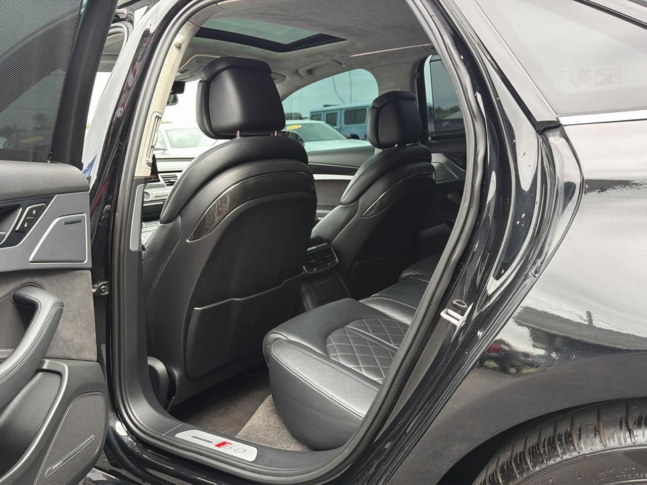 Audi S8 4dr Sdn 2015