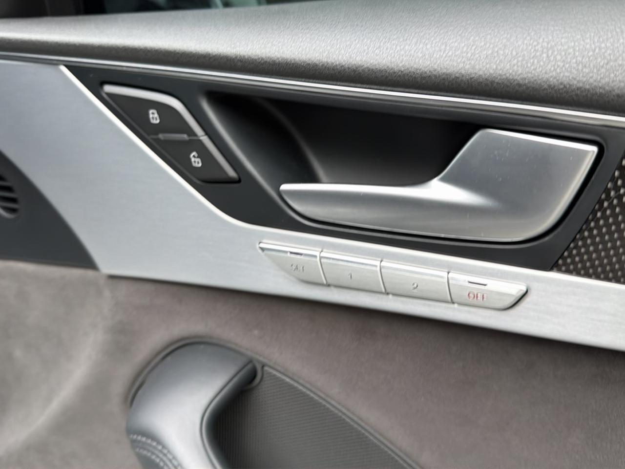 Audi S8 4dr Sdn 2015