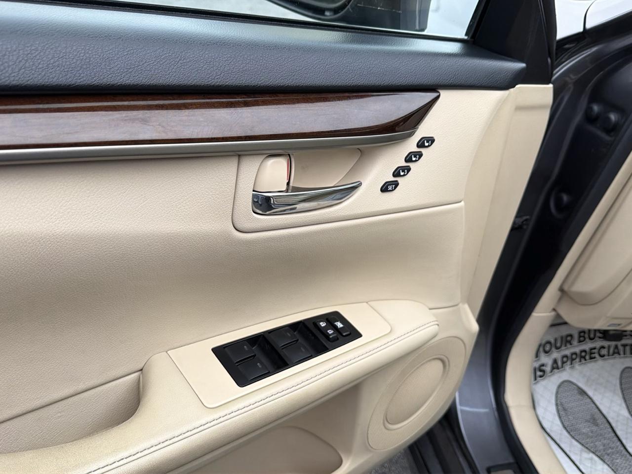 Lexus ES 350 4dr Sdn 2013