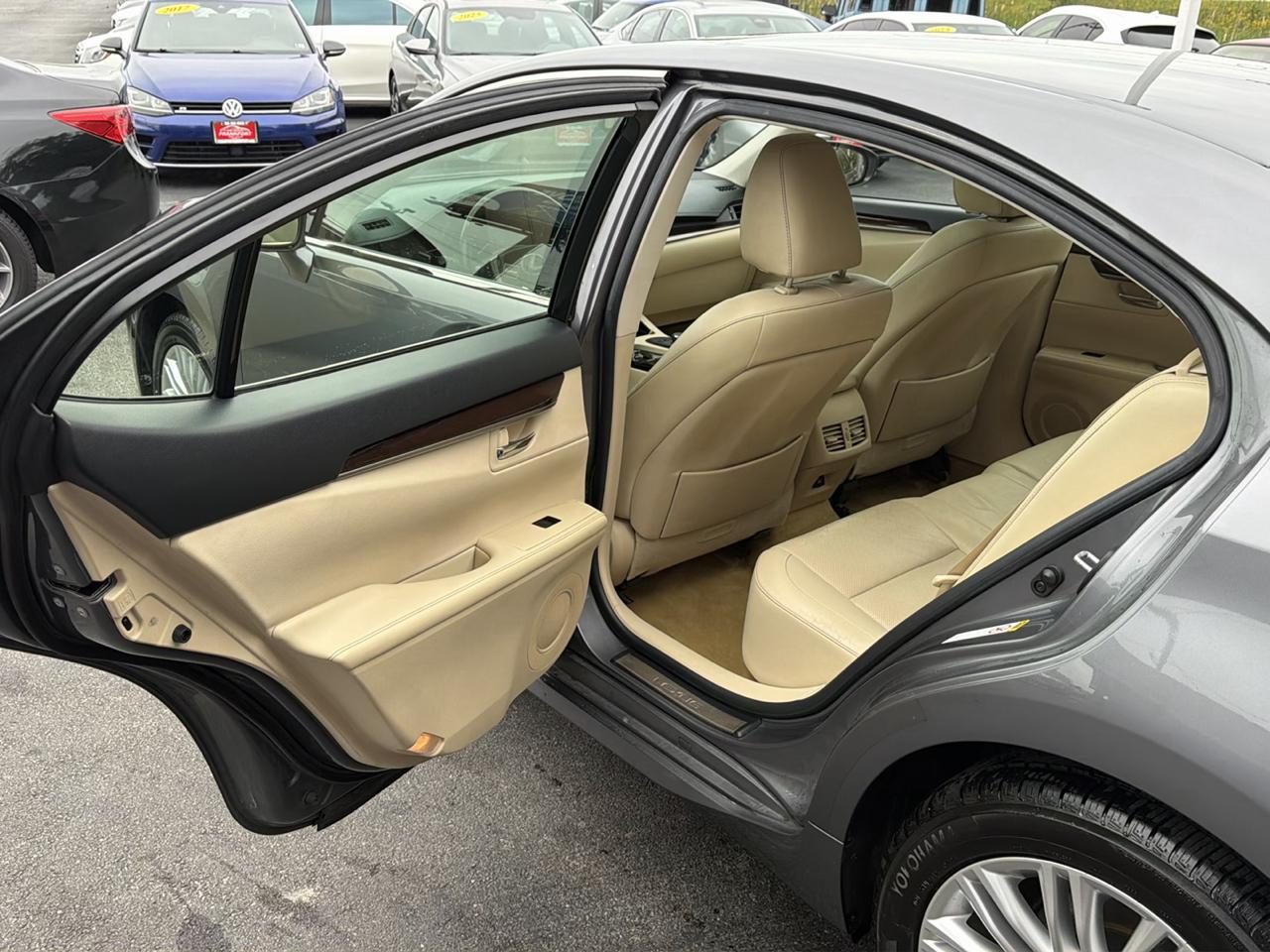 Lexus ES 350 4dr Sdn 2013