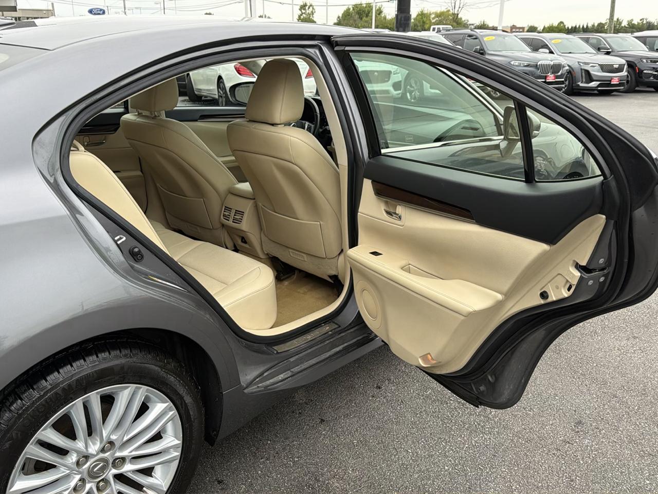 Lexus ES 350 4dr Sdn 2013