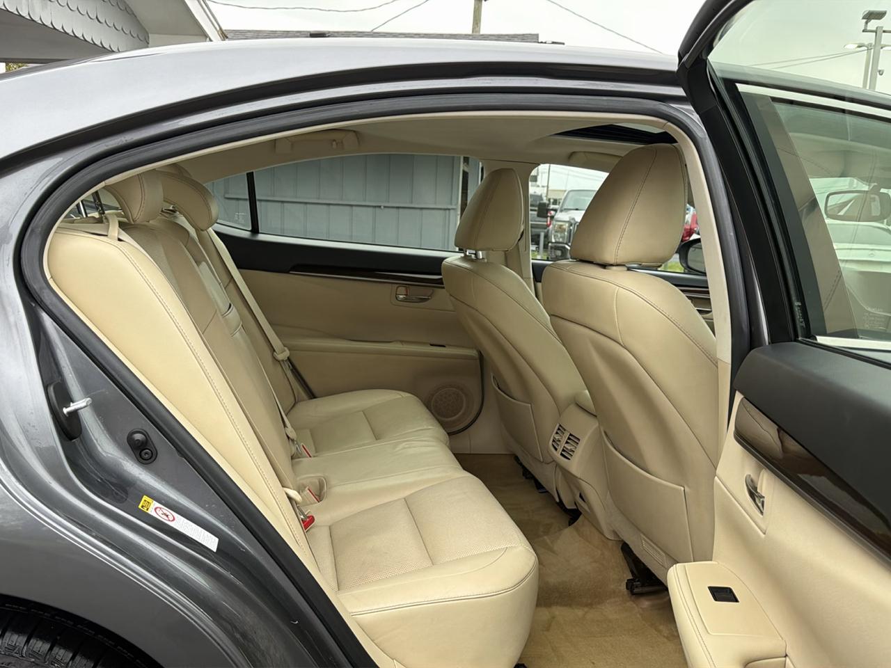 Lexus ES 350 4dr Sdn 2013
