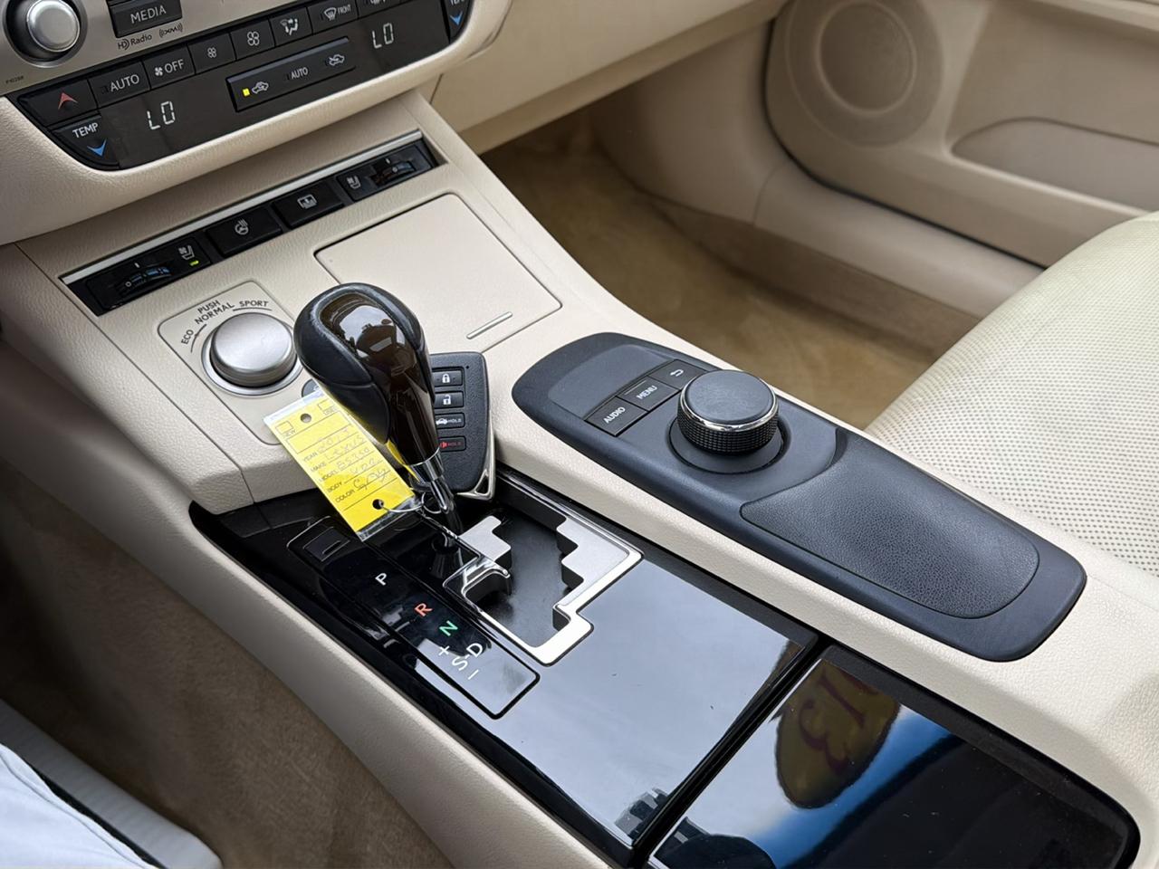 Lexus ES 350 4dr Sdn 2013