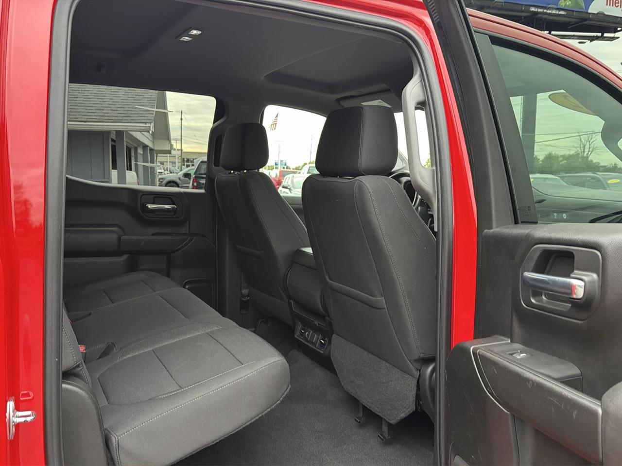 Chevrolet Silverado 1500 LTD 4WD Crew Cab 147" LT w/1LT 2022