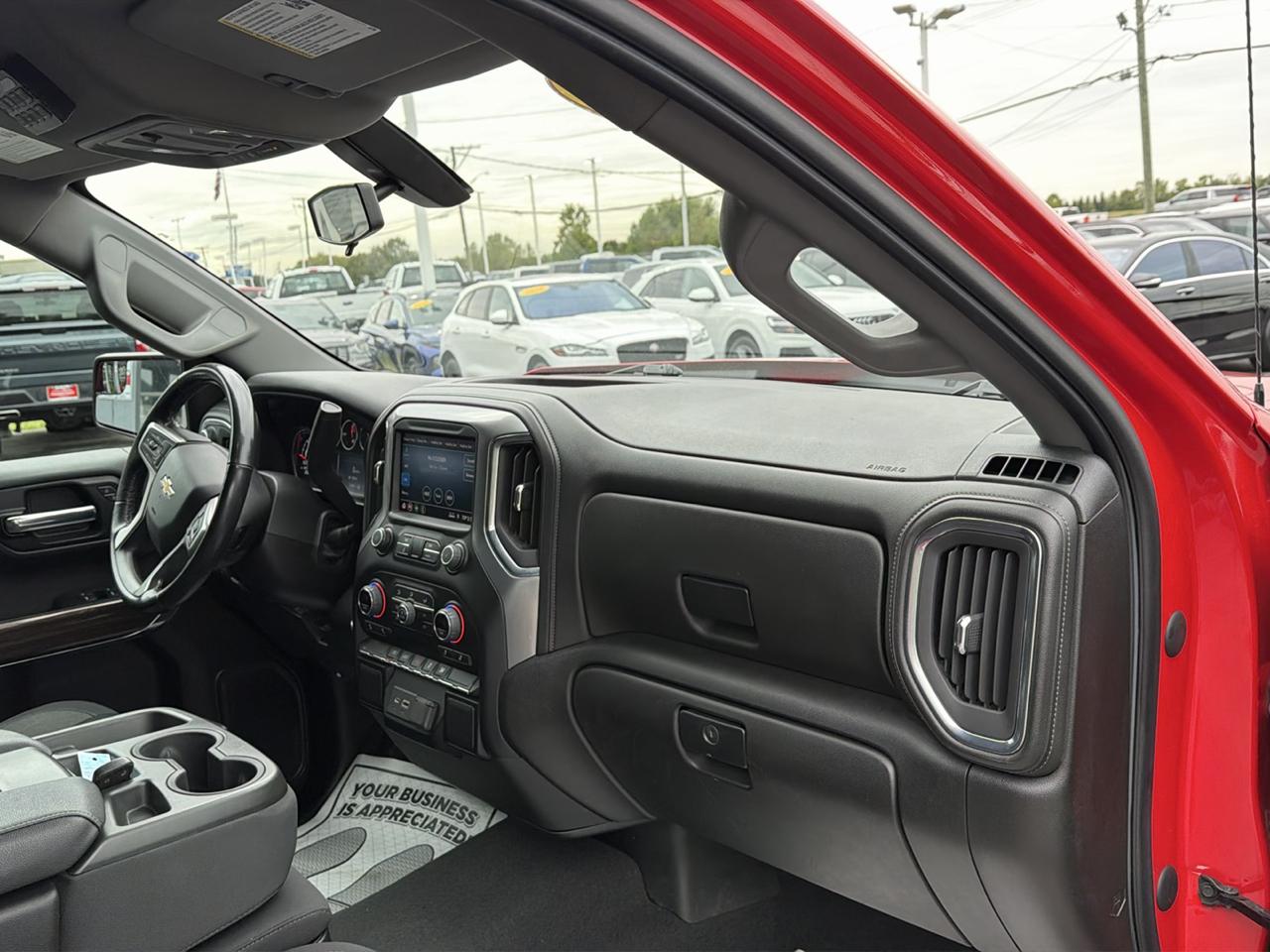 Chevrolet Silverado 1500 LTD 4WD Crew Cab 147" LT w/1LT 2022
