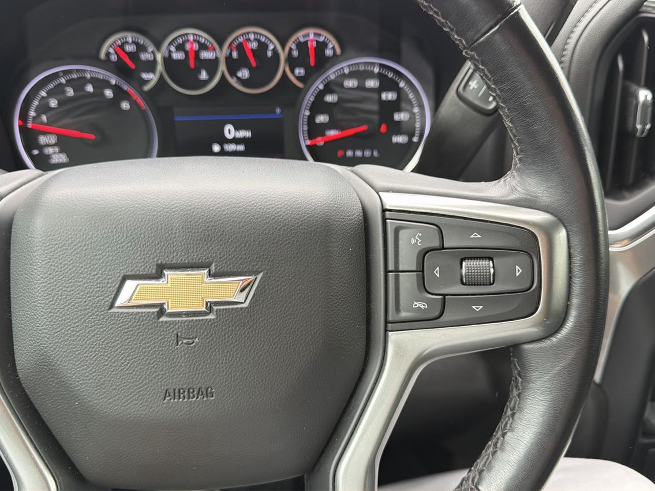 Chevrolet Silverado 1500 LTD 4WD Crew Cab 147" LT w/1LT 2022