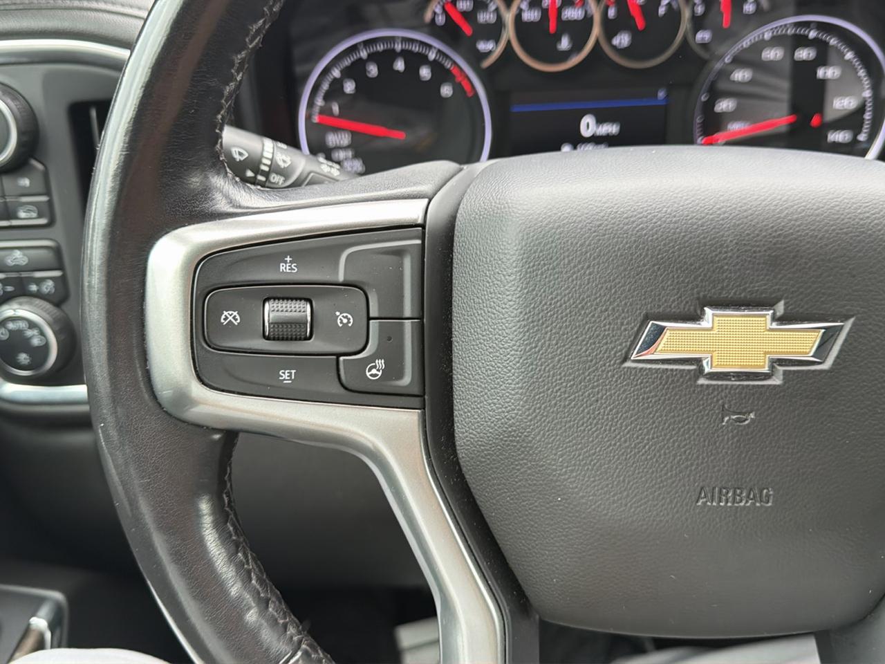 Chevrolet Silverado 1500 LTD 4WD Crew Cab 147" LT w/1LT 2022