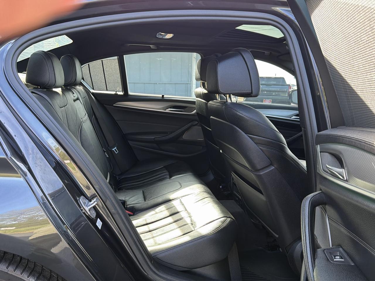 BMW 5 Series M550i xDrive Sedan 2018