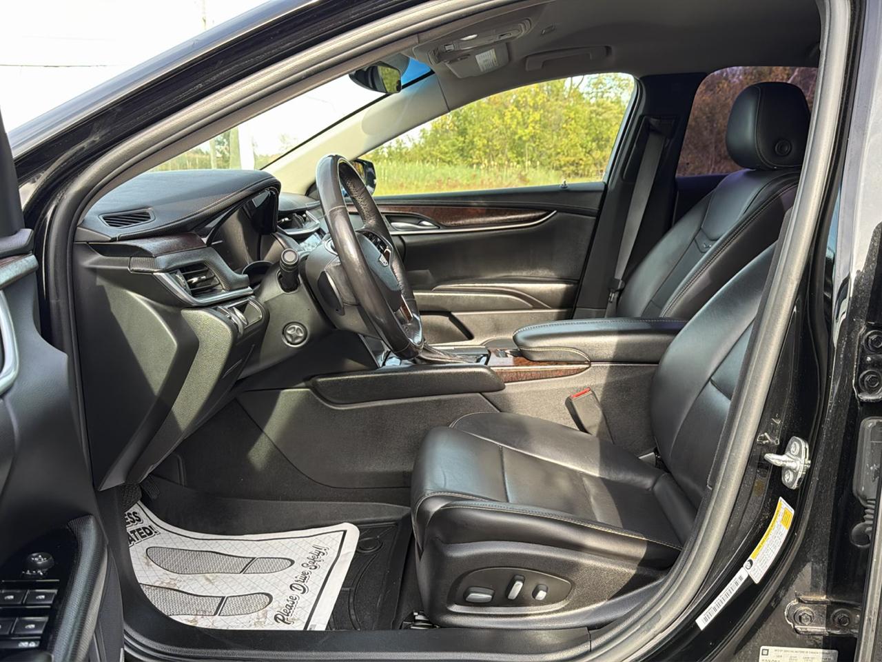 Cadillac XTS 4dr Sdn Luxury FWD 2019