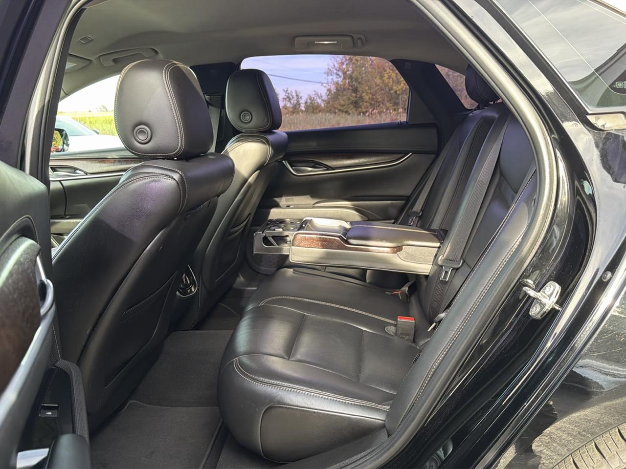 Cadillac XTS 4dr Sdn Luxury FWD 2019