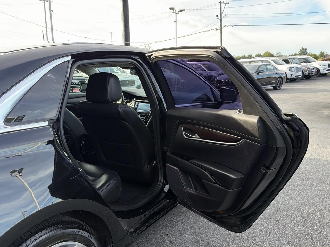Cadillac XTS 4dr Sdn Luxury FWD 2019