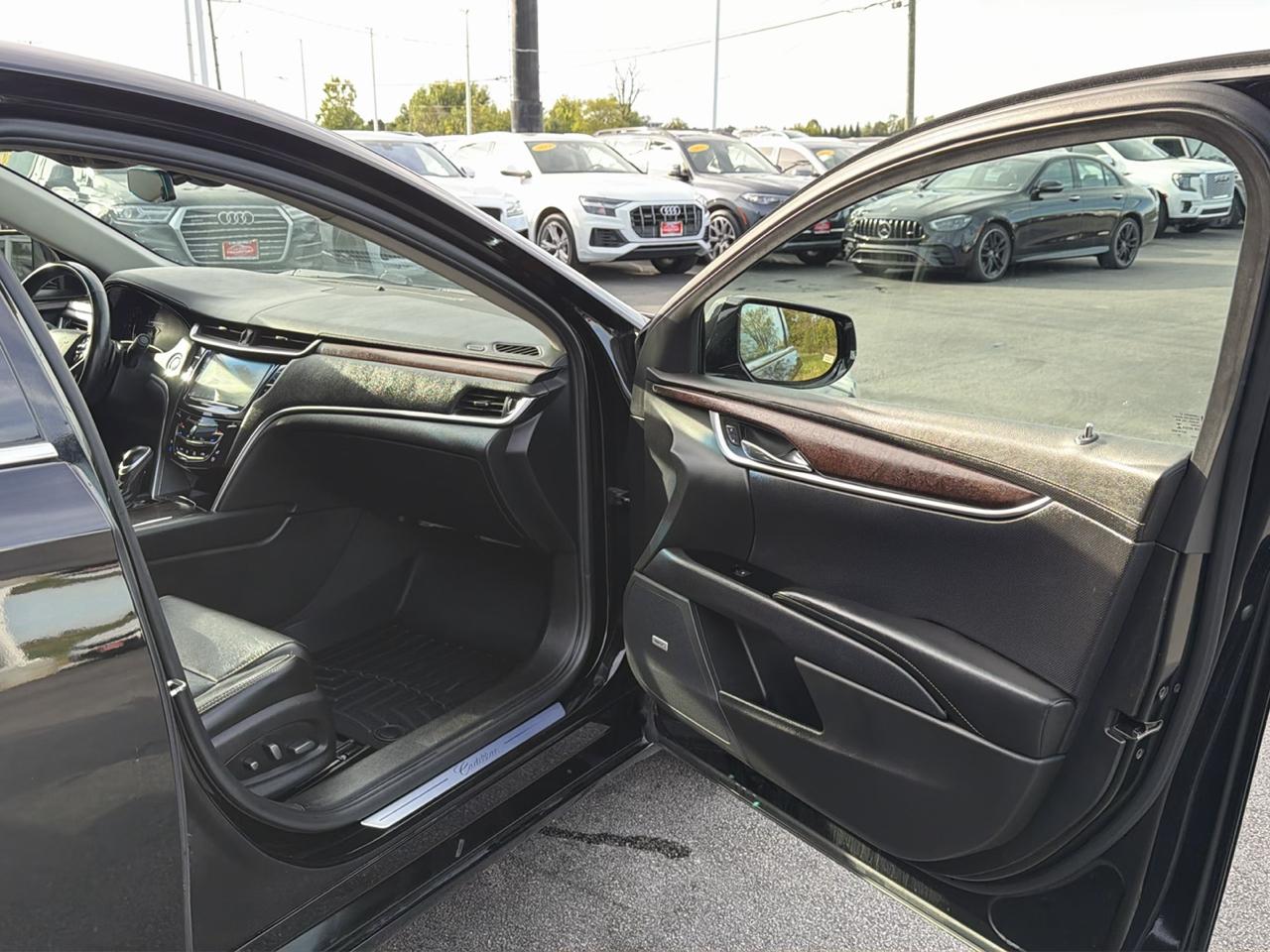 Cadillac XTS 4dr Sdn Luxury FWD 2019