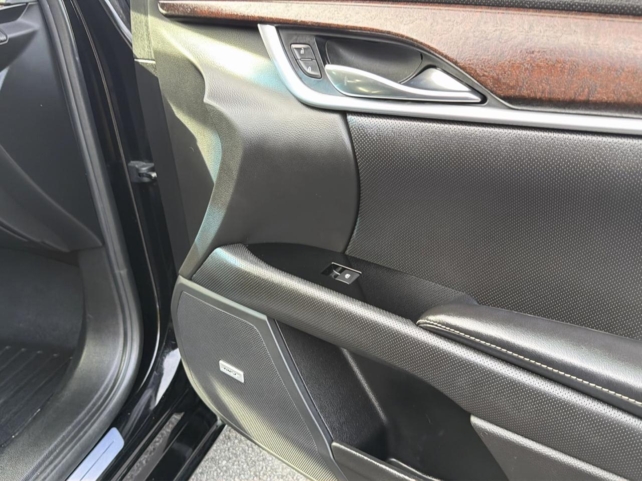 Cadillac XTS 4dr Sdn Luxury FWD 2019