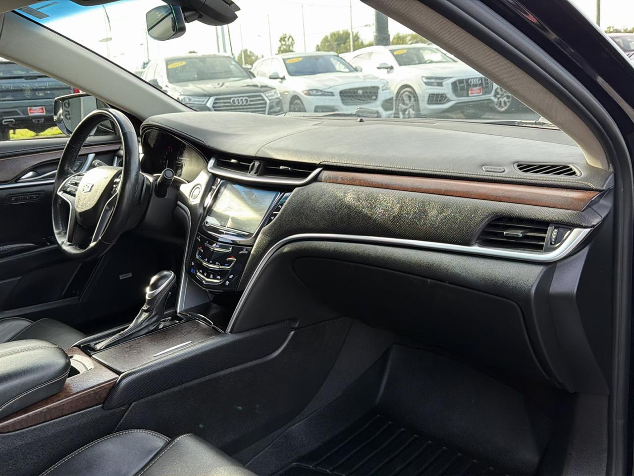 Cadillac XTS 4dr Sdn Luxury FWD 2019