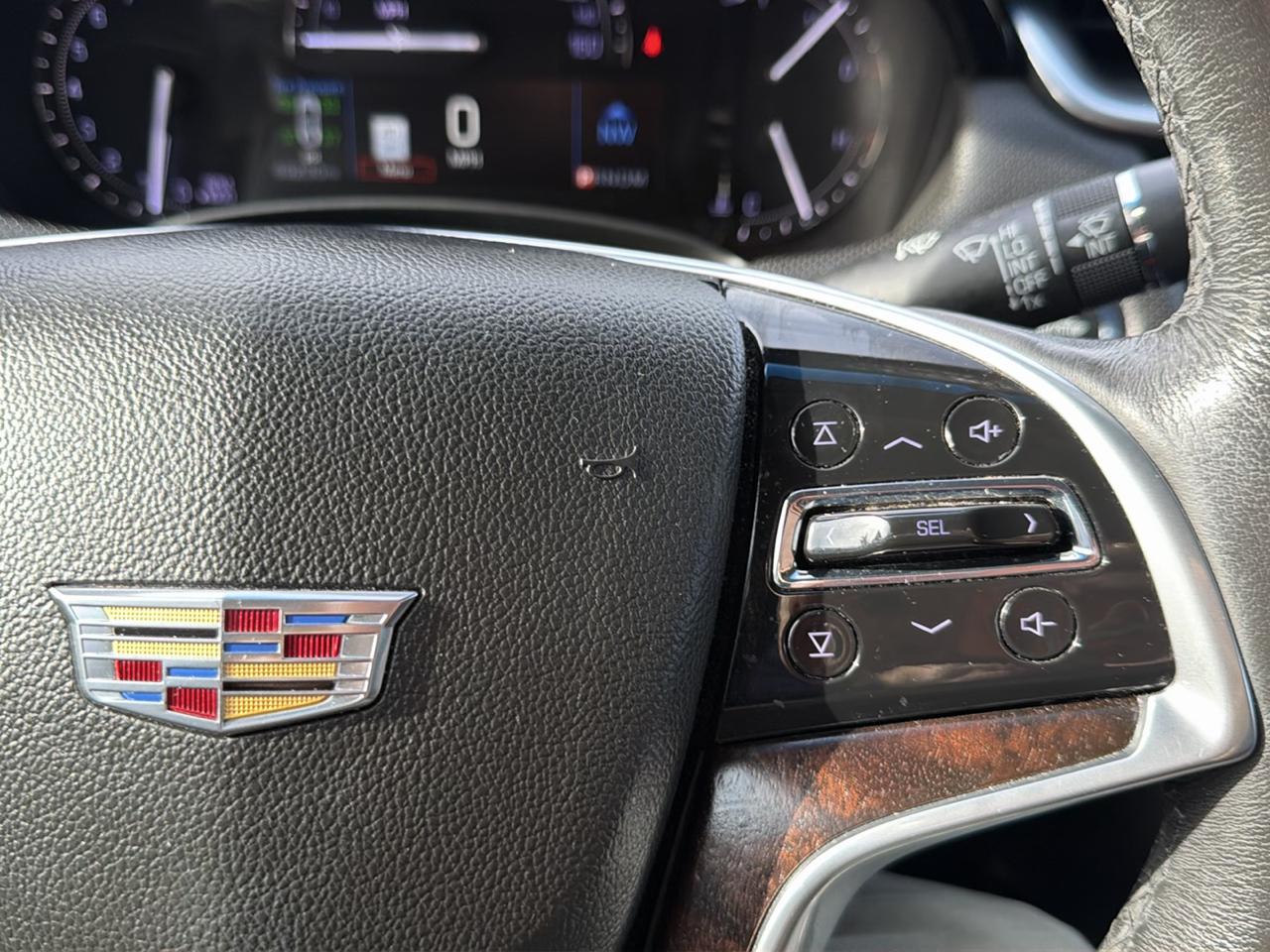 Cadillac XTS 4dr Sdn Luxury FWD 2019