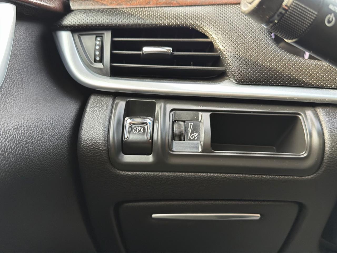 Cadillac XTS 4dr Sdn Luxury FWD 2019