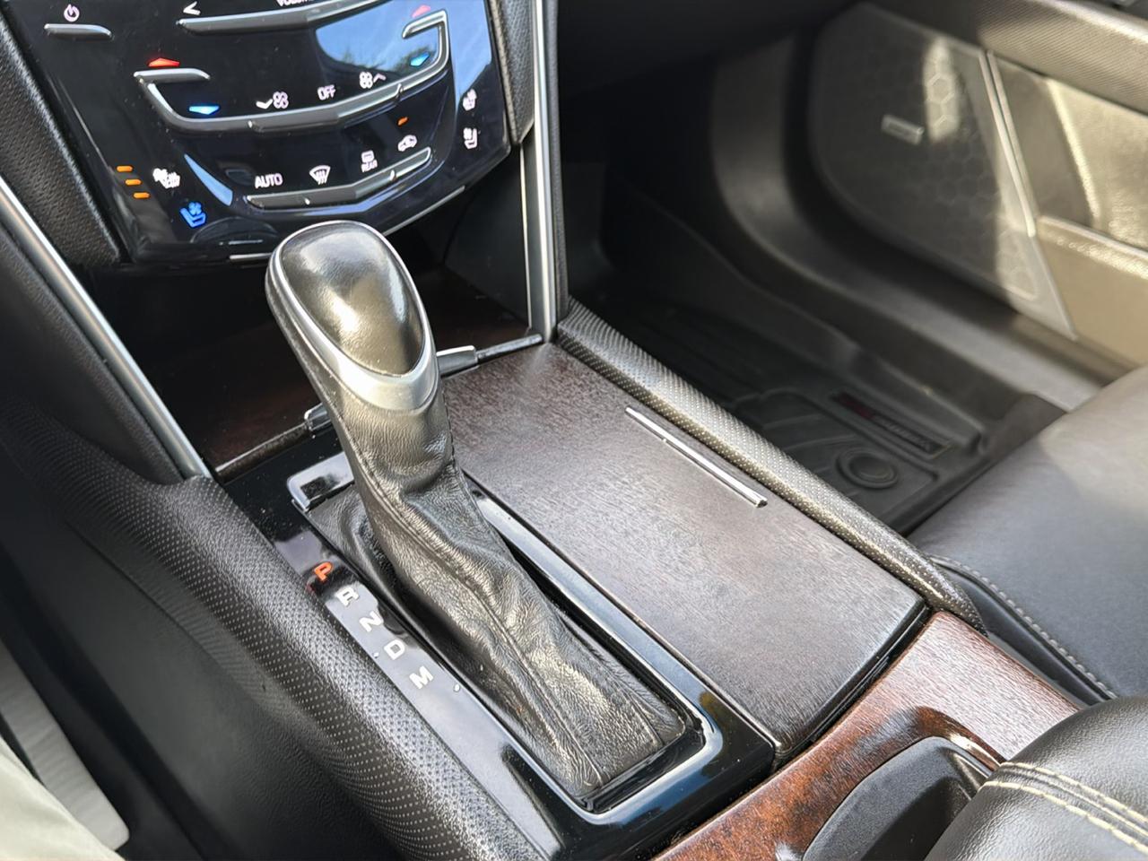 Cadillac XTS 4dr Sdn Luxury FWD 2019