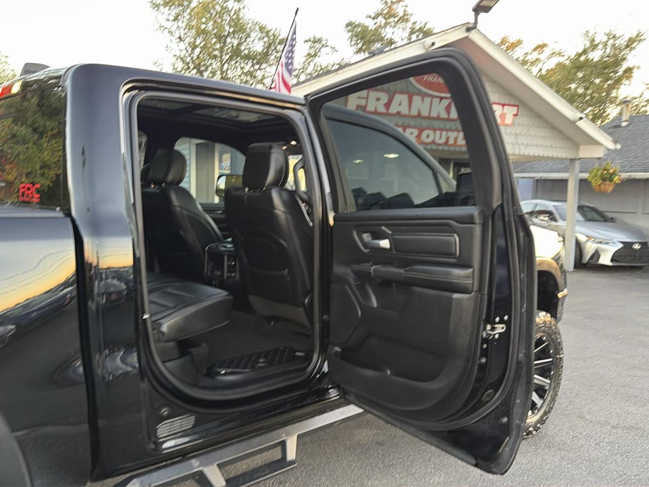 RAM 1500 Rebel 4x4 Crew Cab 5'7" Box 2021