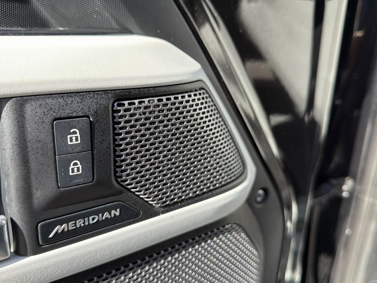 Land Rover Defender 110 P300 S 2024