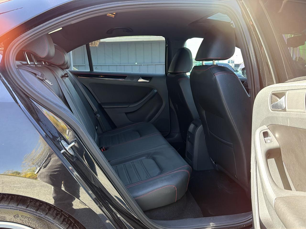 Volkswagen Jetta Sedan 4dr Auto 2.0T GLI SE 2016