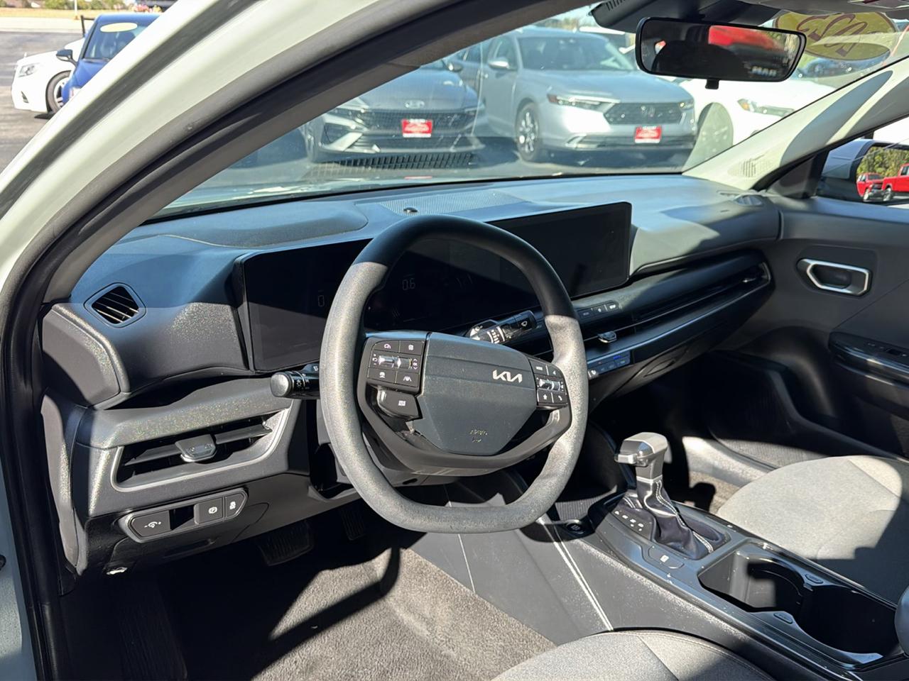 Kia K4 LXS FWD 2025