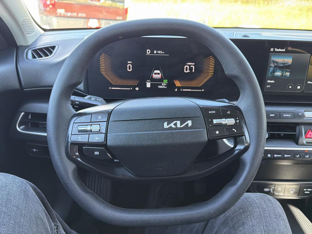 Kia K4 LXS FWD 2025