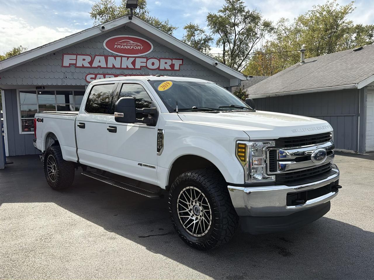 Ford Super Duty F-250 SRW XLT 4WD Crew Cab 8' Box 2019
