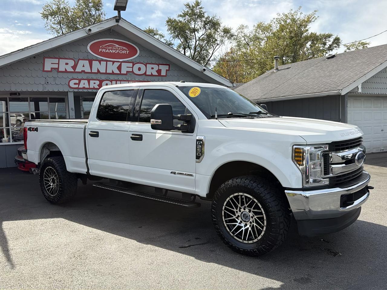 Ford Super Duty F-250 SRW XLT 4WD Crew Cab 8' Box 2019