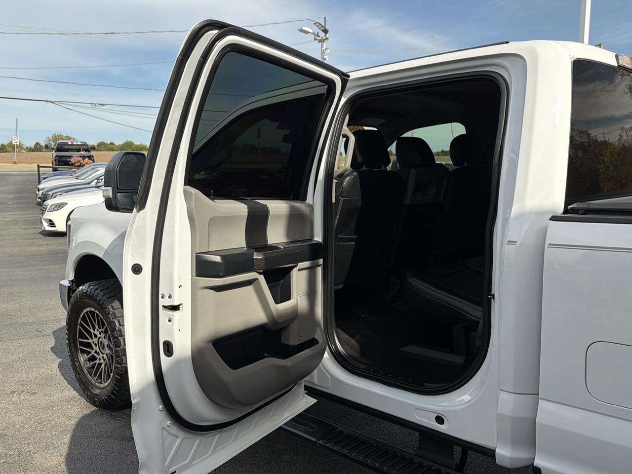 Ford Super Duty F-250 SRW XLT 4WD Crew Cab 8' Box 2019