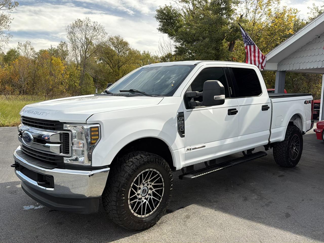 Ford Super Duty F-250 SRW XLT 4WD Crew Cab 8' Box 2019