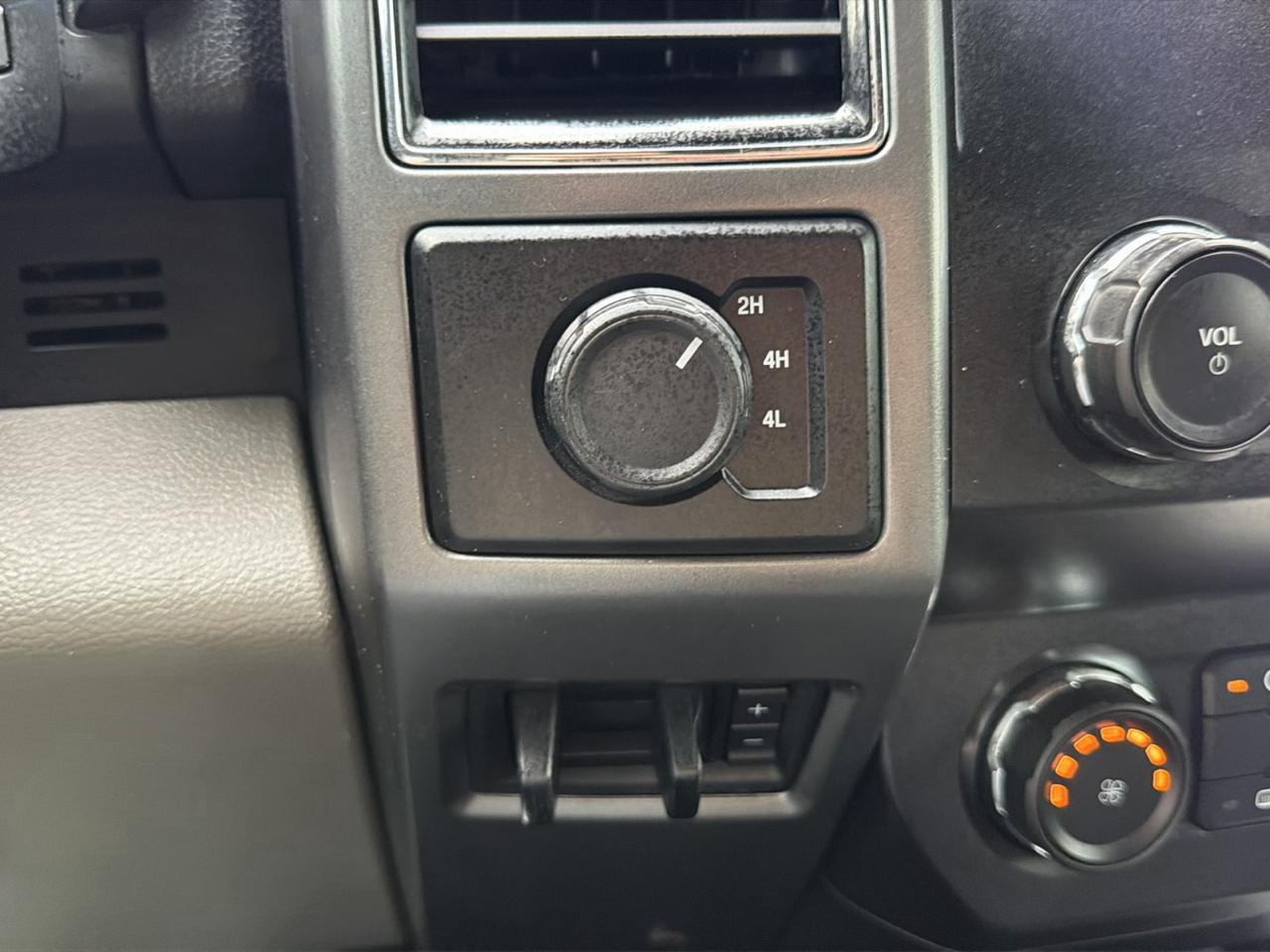 Ford Super Duty F-250 SRW XLT 4WD Crew Cab 8' Box 2019