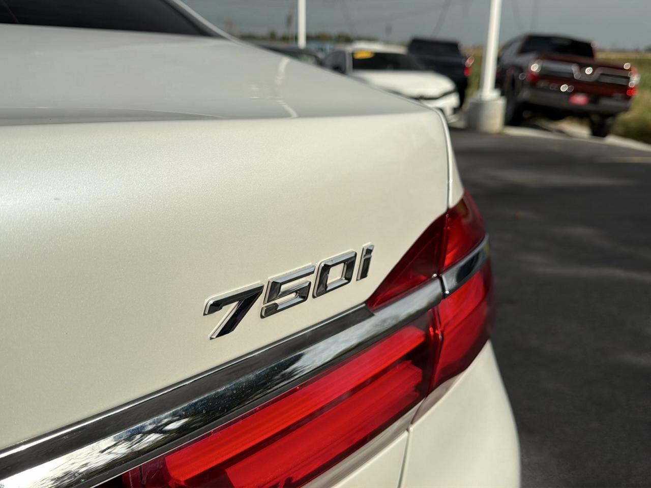 BMW 7 Series 750i xDrive Sedan 2019