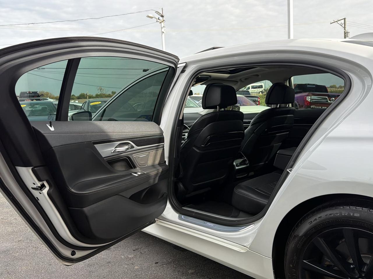BMW 7 Series 750i xDrive Sedan 2019